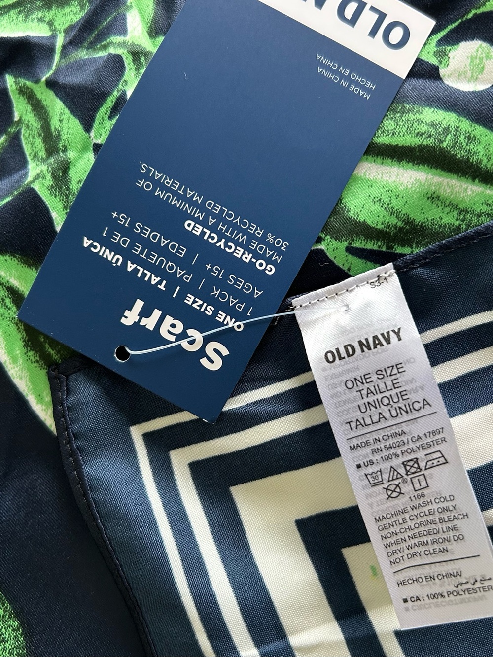 Old Navy Square Scarves - Lot of two - lemon floral prints - Picture 3 of 4